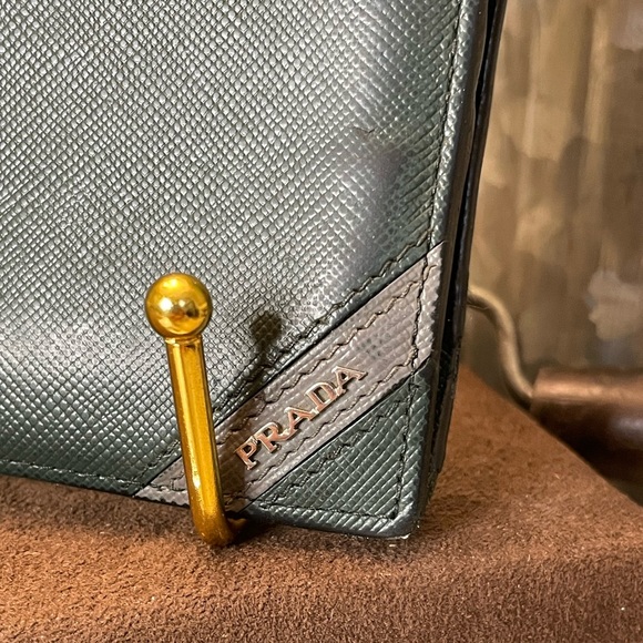 *Authenticity Card Included* Prada Dark Green Bifold Men’s Wallet - Picture 12 of 15